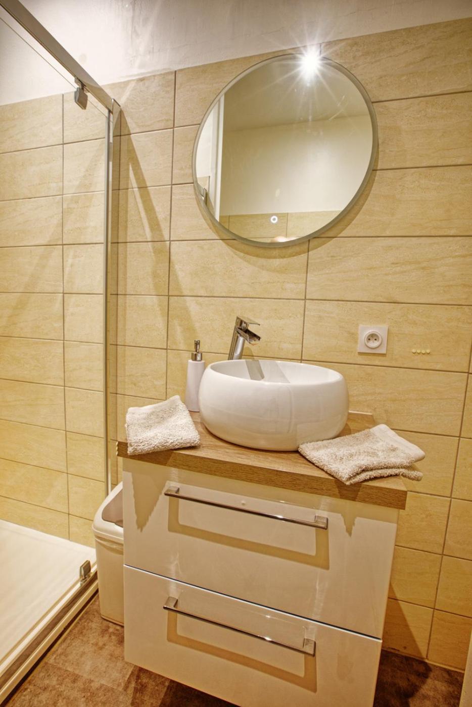 La Casita - Studio Confort Avec Parking Prive - Lit Douillet - Centre Uzes, Pont Du Gard מראה חיצוני תמונה
